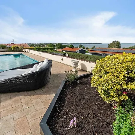 بيت للعطل With Pool And Panoramic View Of The Sea *