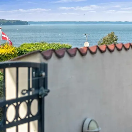 With Pool And Panoramic View Of The Sea بيت للعطل Asperup