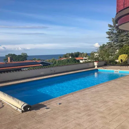 بيت للعطل With Pool And Panoramic View Of The Sea